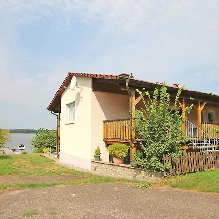 Apartamento Direkt Am Woblitzsee 9780 Below