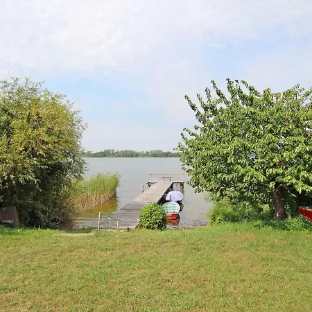 Direkt Am Woblitzsee 9780